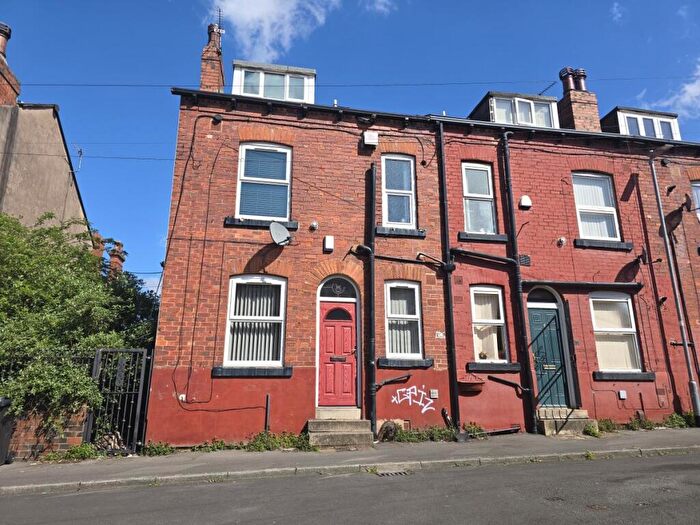 2 Bedroom End Of Terrace House For Sale In Harold Place, Hyde Park, Leeds, LS6