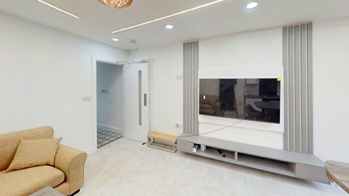 5 Bedroom Terraced House To Rent In Katie Road, Birmingham, B29