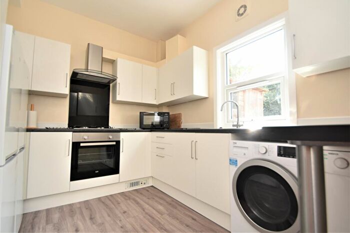 5 Bedroom Terraced House To Rent In Playfair Road, Southsea, PO5