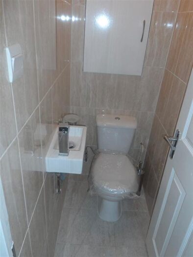 Studio To Rent In Radnor Close, Mitcham, CR4