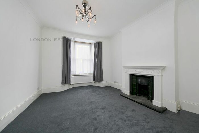 1 Bedroom Flat To Rent In Caxton Road, Shepherds Bush, W12