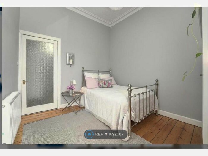 2 Bedroom Terraced House To Rent In Oxford Street, Edinburgh, EH8