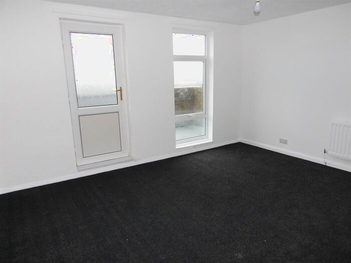 2 Bedroom Flat To Rent In Crosby Street, Maryport, Cumbria, CA15