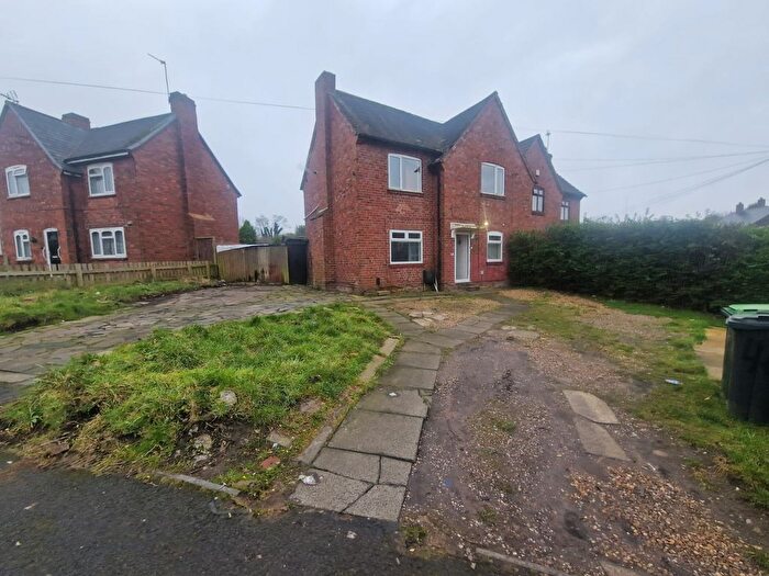 3 Bedroom Semi-Detached House To Rent In Blackthorne Road, Smethwick, B67