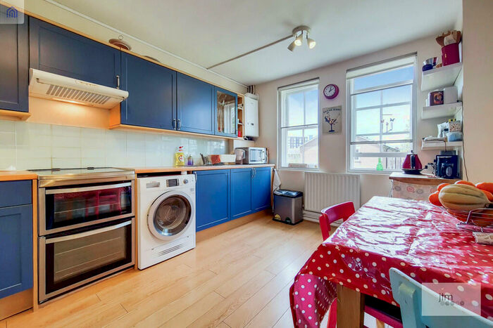 2 Bedroom Maisonette To Rent In Parkhurst Road, London, N7