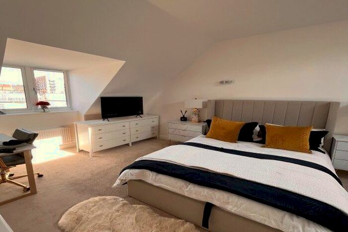 1 Bedroom Property To Rent In Castle Hill Drive, Swanscombe, DA10