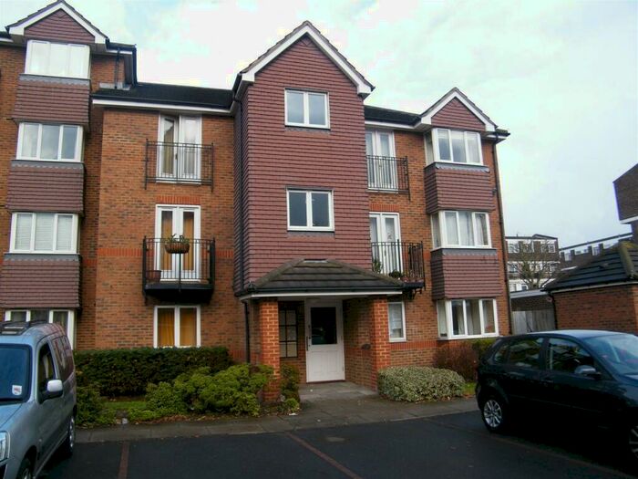 1 Bedroom Apartment To Rent In Jemmett Close - Norbiton, KT2
