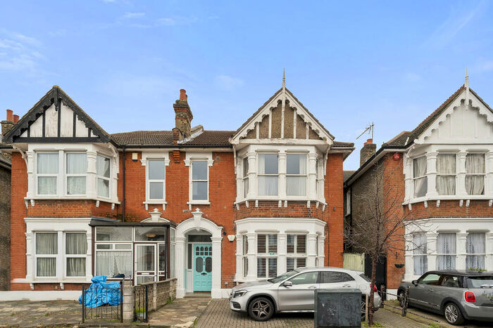 2 Bedroom Flat To Rent In Wanstead Park Avenue, London, E12