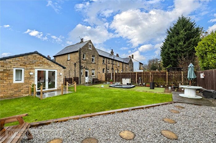 4 Bedroom Detached Bungalow For Sale In Deighton Road, Huddersfield, West Yorkshire, HD2