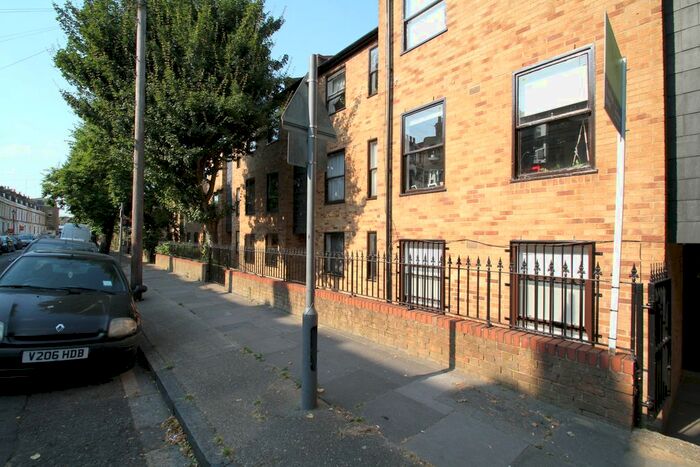 1 Bedroom Flat To Rent In Tomlins Grove, London, E3