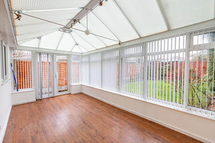 3 Bedroom Semi-Detached House For Sale In Willow Road, Bromsgrove, Worcestershire, B61