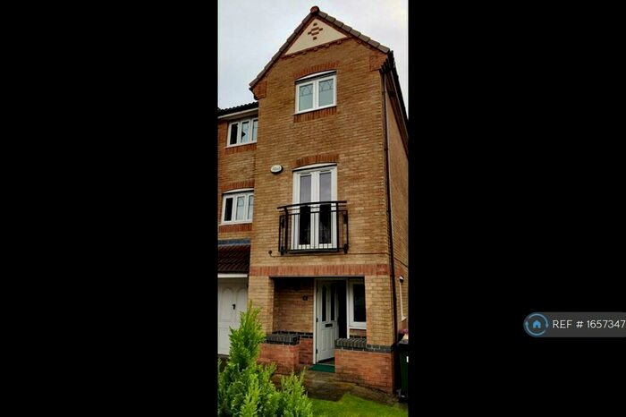 4 Bedroom End Of Terrace House To Rent In Madison Park, Bolton, BL5