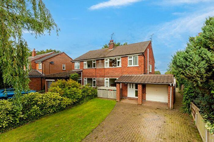 3 Bedroom Semi-Detached House For Sale In Greenside Drive, Lostock Green, CW9