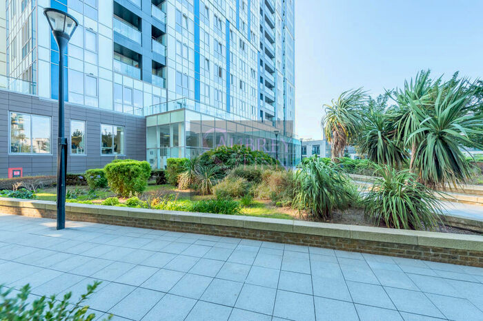 1 Bedroom Flat To Rent In K D Tower, Cotterells, Hemel Hempstead, HP1