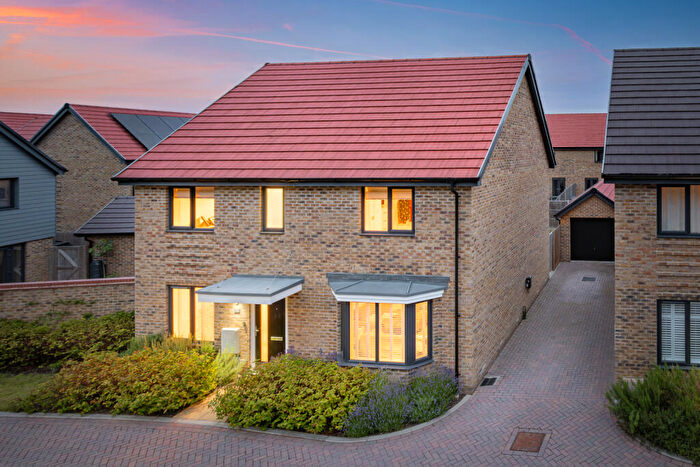 4 Bedroom Detached House For Sale In Mitchell Garden | Copthorne | | New Move Estate Agency, RH10