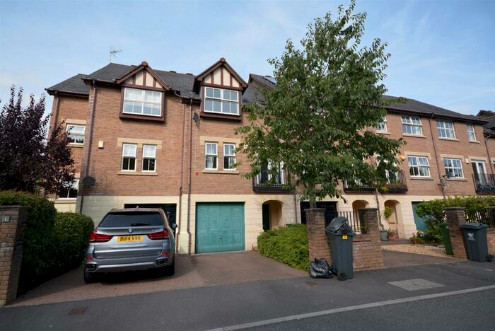 3 Bedroom Town House To Rent In Nant Y Wedal, Heath, Cardiff, CF14