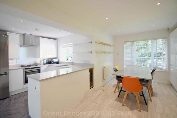 4 Bedroom Semi-Detached House To Rent In Ludlow Way, East Finchley, N2