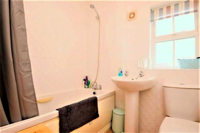 3 Bedroom House To Rent In Odile Mews, Bingley, BD16