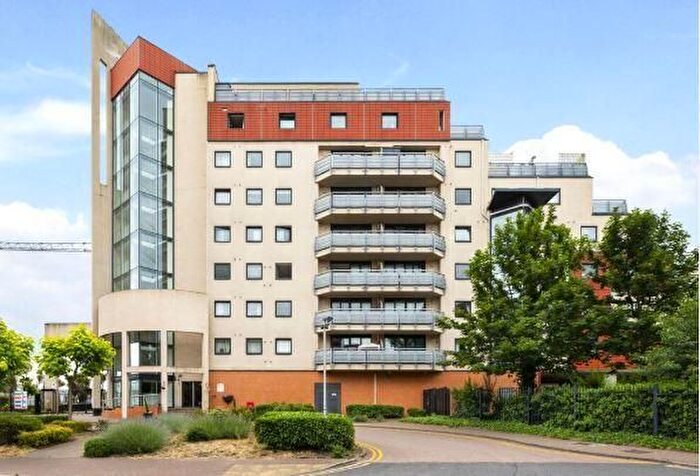 2 Bedroom Flat To Rent In Tradewinds Apartments, Wards Wharf Approach, Royal Victoria Docks, Pontoon Dock, London, E16