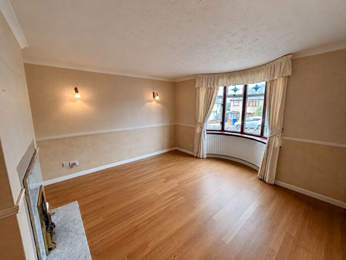 3 Bedroom House To Rent In Brearley Avenue, New Whittington, Chesterfield, S43