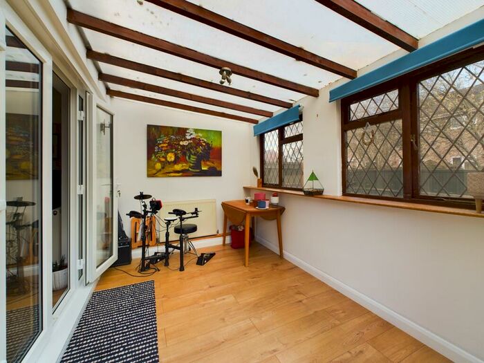 3 Bedroom End Of Terrace House For Sale In Chiltern View, Purley On Thames, RG8