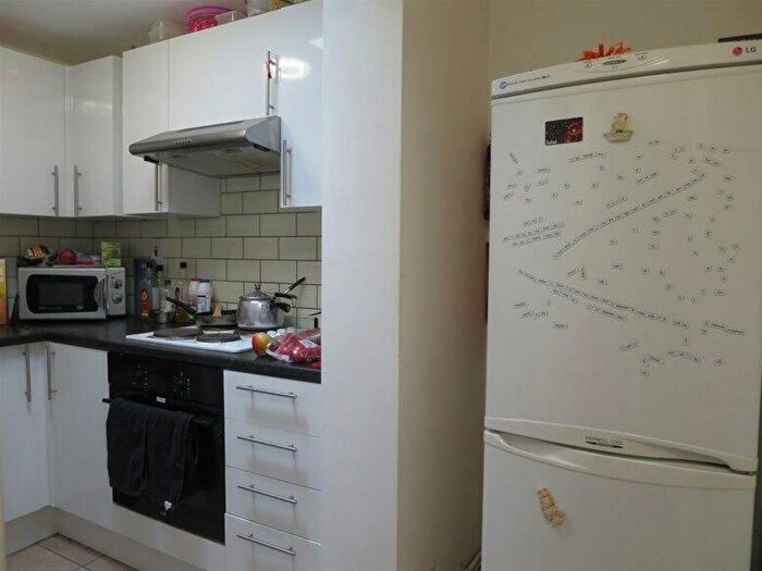 3 Bedroom Flat To Rent In London Road, Headington, Oxford, OX3