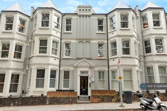 3 Bedroom Flat To Rent In Middle Lane, London, N8