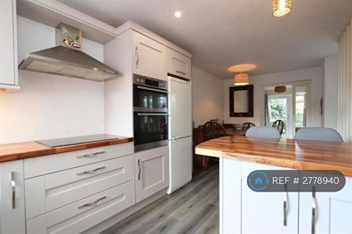 3 Bedroom End Of Terrace House To Rent In Coverley Close, Brentwood, CM13