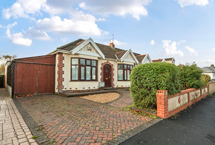 3 Bedroom Bungalow For Sale In Sandringham Avenue, Bristol, South Gloucestershire, BS16