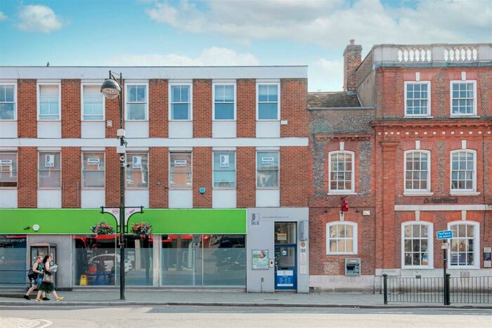 1 Bedroom Flat To Rent In High Street, High Wycombe, HP11