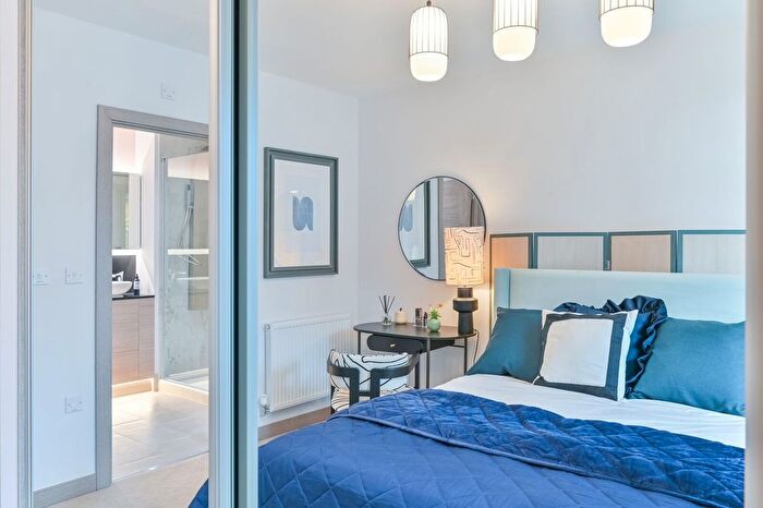 2 Bedroom Flat For Sale In Dylon Riverside, Lower Sydenham, London, SE26