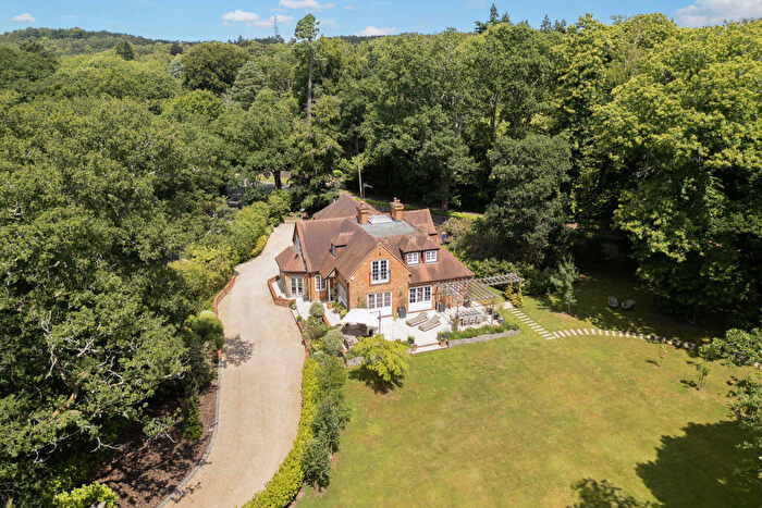 5 Bedroom Detached House For Sale In Tilford Street, Farnham, GU10