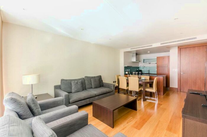 3 Bedroom Flat To Rent In Baker Street, Marylebone, London, NW1