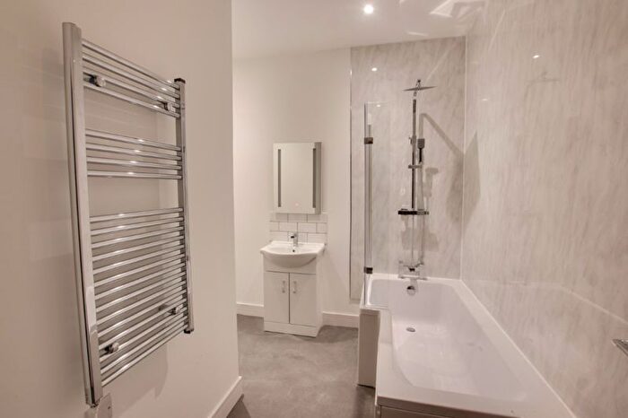 1 Bedroom Flat To Rent In Windsor Road, Trowbridge, BA14