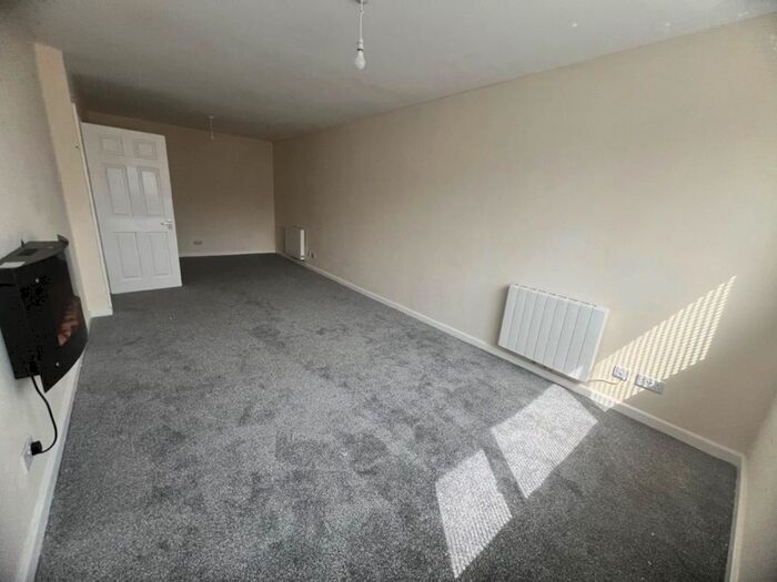 2 Bedroom Flat To Rent In Fosdyke Green, Middlesbrough, TS3