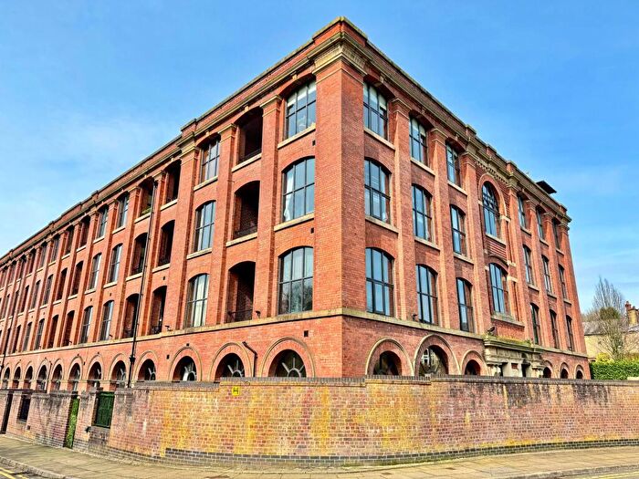 2 Bedroom Flat To Rent In Threadfold Way, Eagley, Bolton, BL7