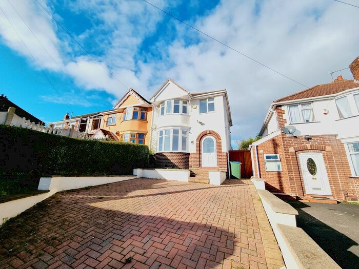 3 Bedroom Property To Rent In Throne Crescent, Rowley Regis, B65