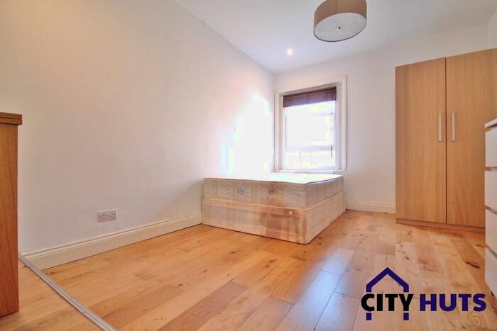 1 Bedroom Flat To Rent In Rathcoole Gardens, London, N8
