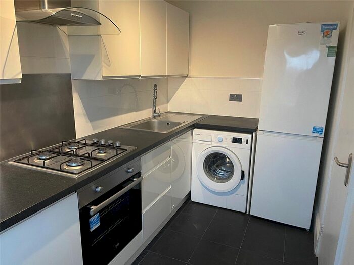 1 Bedroom Flat To Rent In Four Acres, Holden Road, Finchley, N12