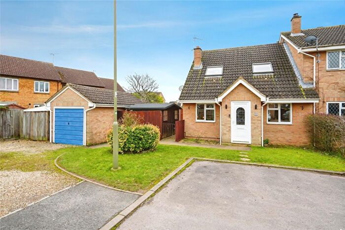 3 Bedroom Semi-Detached House For Sale In Lyneham Road, Bicester, Oxfordshire, OX26