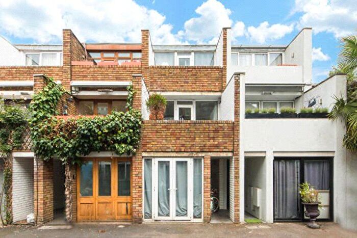 3 Bedroom Mews To Rent In Ruston Mews, London, W11