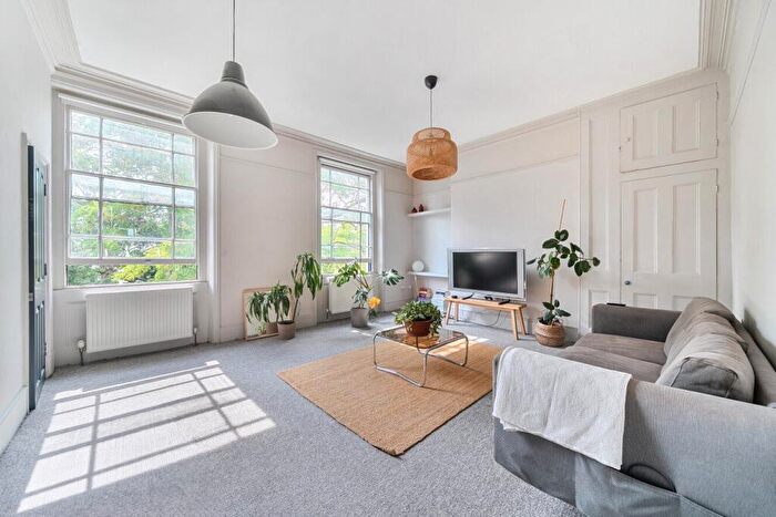 2 Bedroom Flat For Sale In Lewisham Way, Brockley, London, SE4