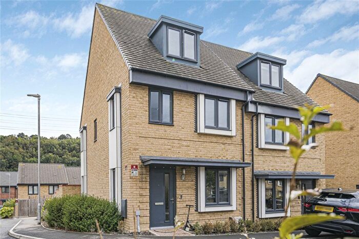 3 Bedroom Semi Detached House For Sale In Castle Hill Drive, Ebbsfleet Valley, Swanscombe, Kent, DA10