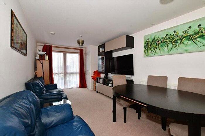 2 Bedroom Flat For Sale In Carter House, Carshalton, London, SM5