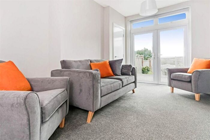 4 Bedroom Semi-Detached House To Rent In Boston Road, Bristol, BS7