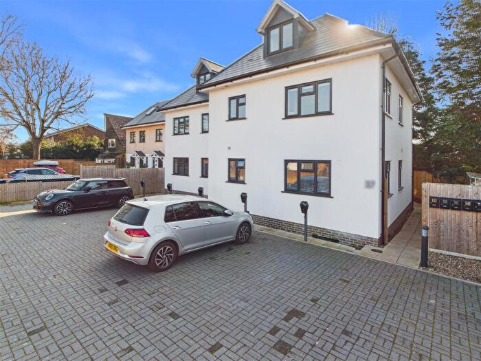 1 Bedroom Apartment For Sale In Homefield Road, Walton-on-Thames, KT12