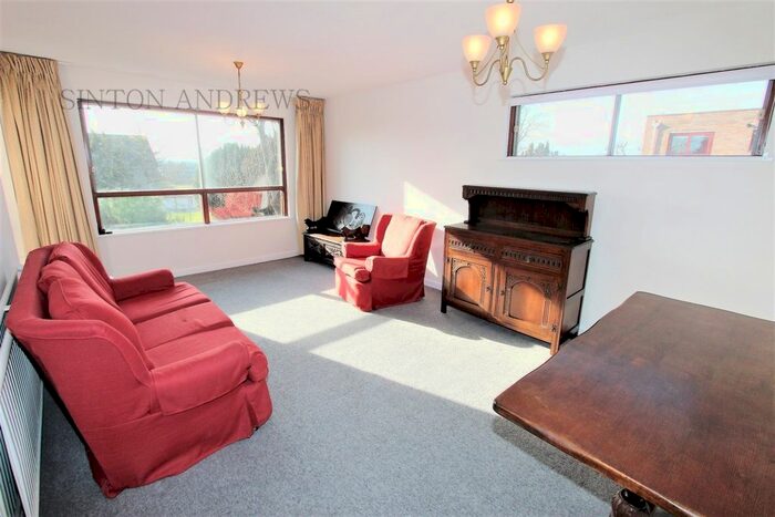 2 Bedroom Flat To Rent In Kent Avenue, Ealing, W13