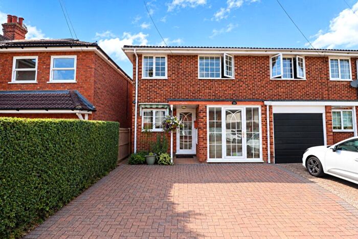 4 Bedroom End Of Terrace House For Sale In Loop Road, Woking, Surrey, GU22