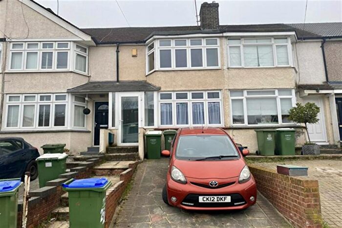 2 Bedroom House To Rent In Parkside Avenue, DA7