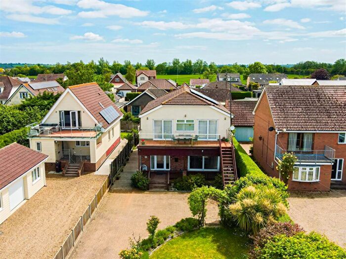 3 Bedroom Detached House For Sale In Sea View Promenade, Southminster, CM0